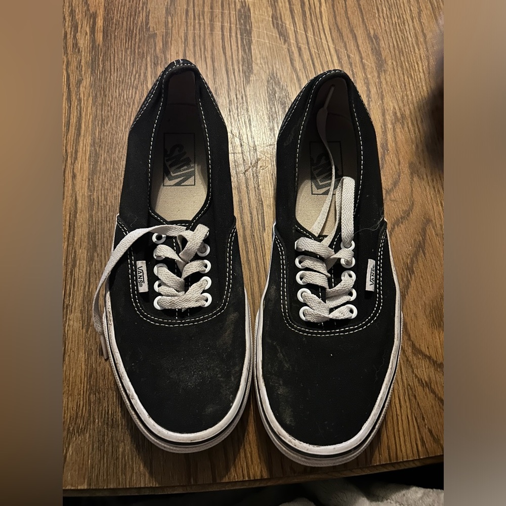 Women’s black vans off the wall size 9